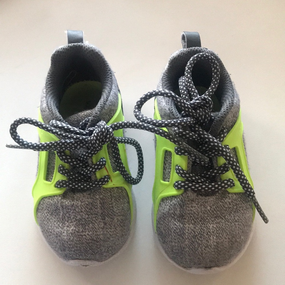 Toddler, tennis shoes